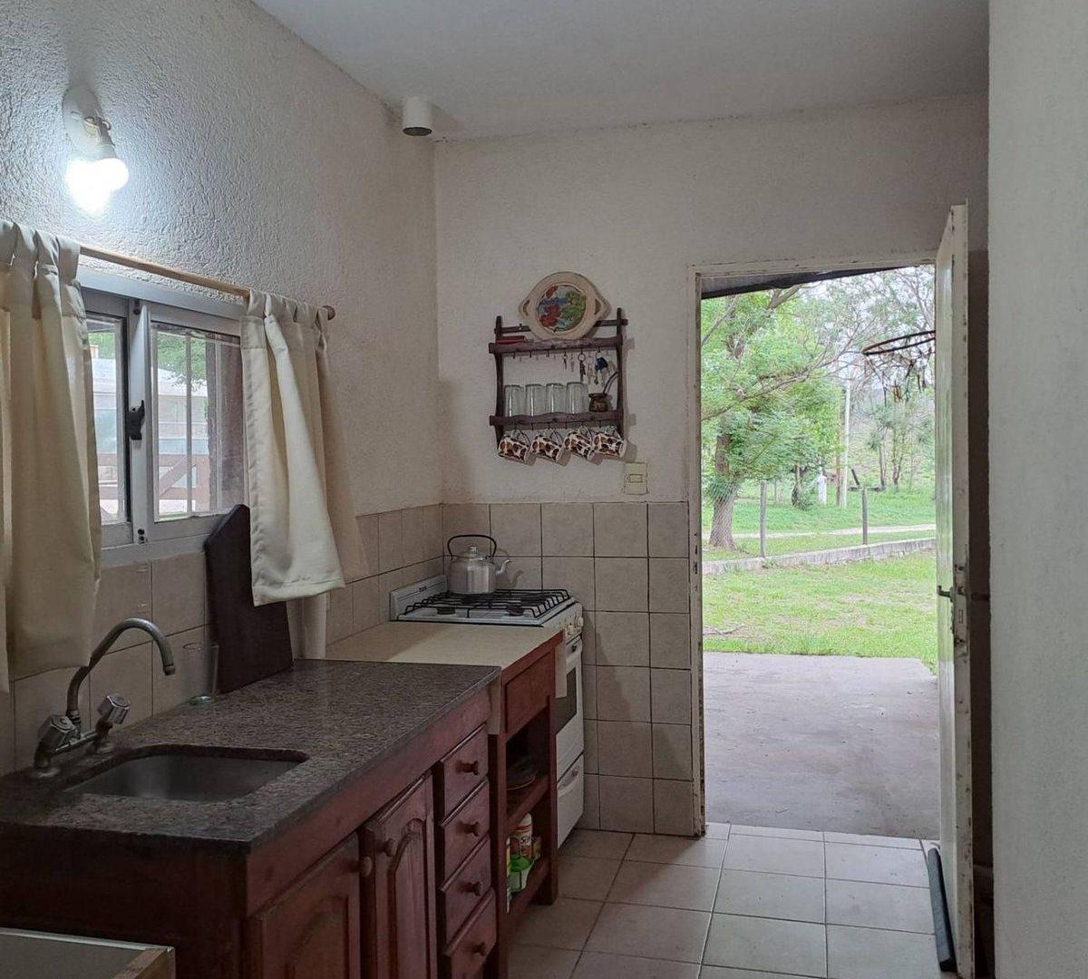 Foto de ALQUILER ANUAL CASA 2 DORM VILLA CARLOS PAZ, imagen 2