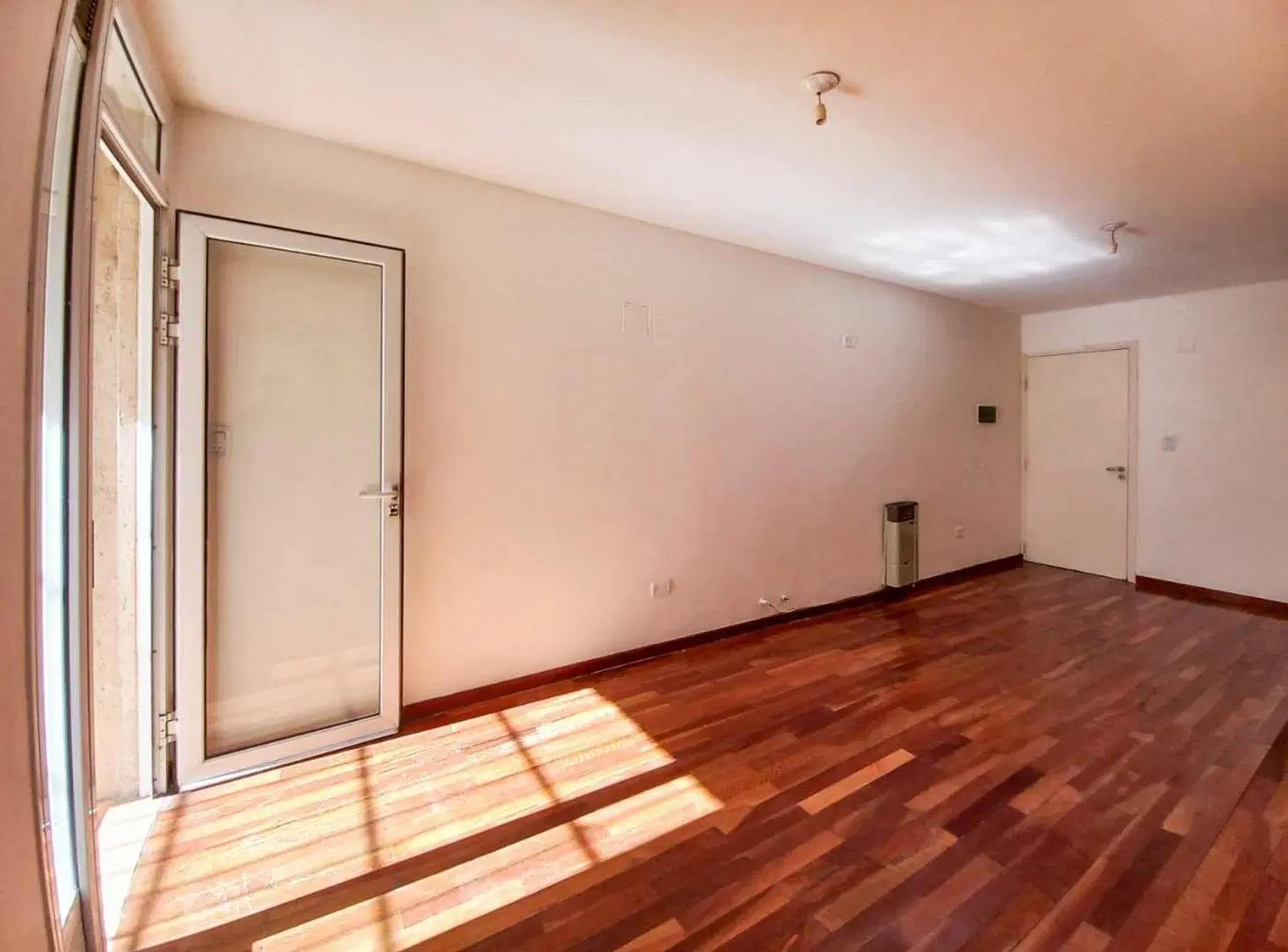 VENTA DEPARTAMENTO 1 DORMITORIO CON PATIO GRAL PAZ 2