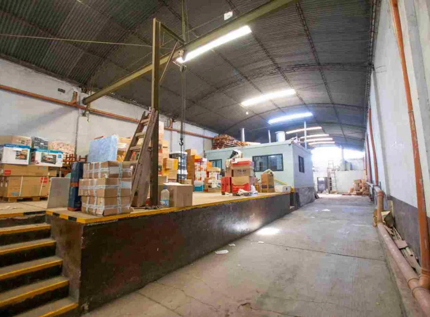 VENTA GALPON A MTS DE AV JUAN B. JUSTO 550 M2 4