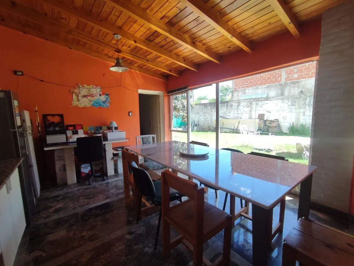 VENTA CASA 3 DORMITORIOS Y QUINCHO VILLA ALLENDE 8