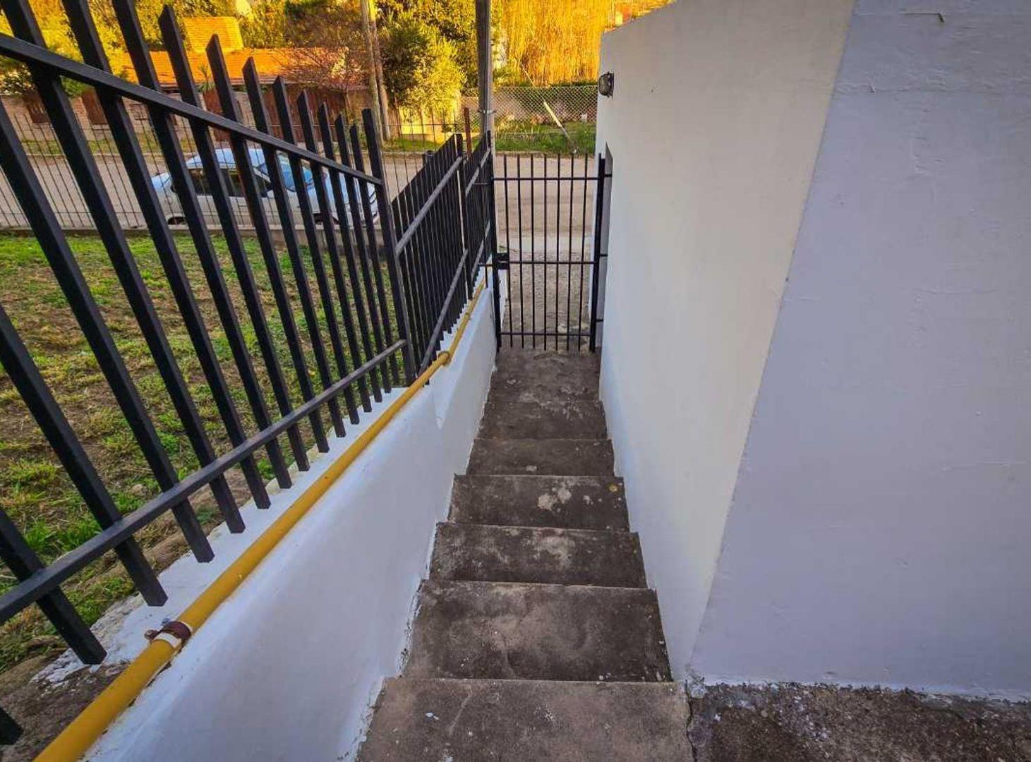 Foto de VENTA CASA 2 DORMITORIOS Bº LA QUINTA CARLOS PAZ, imagen 3