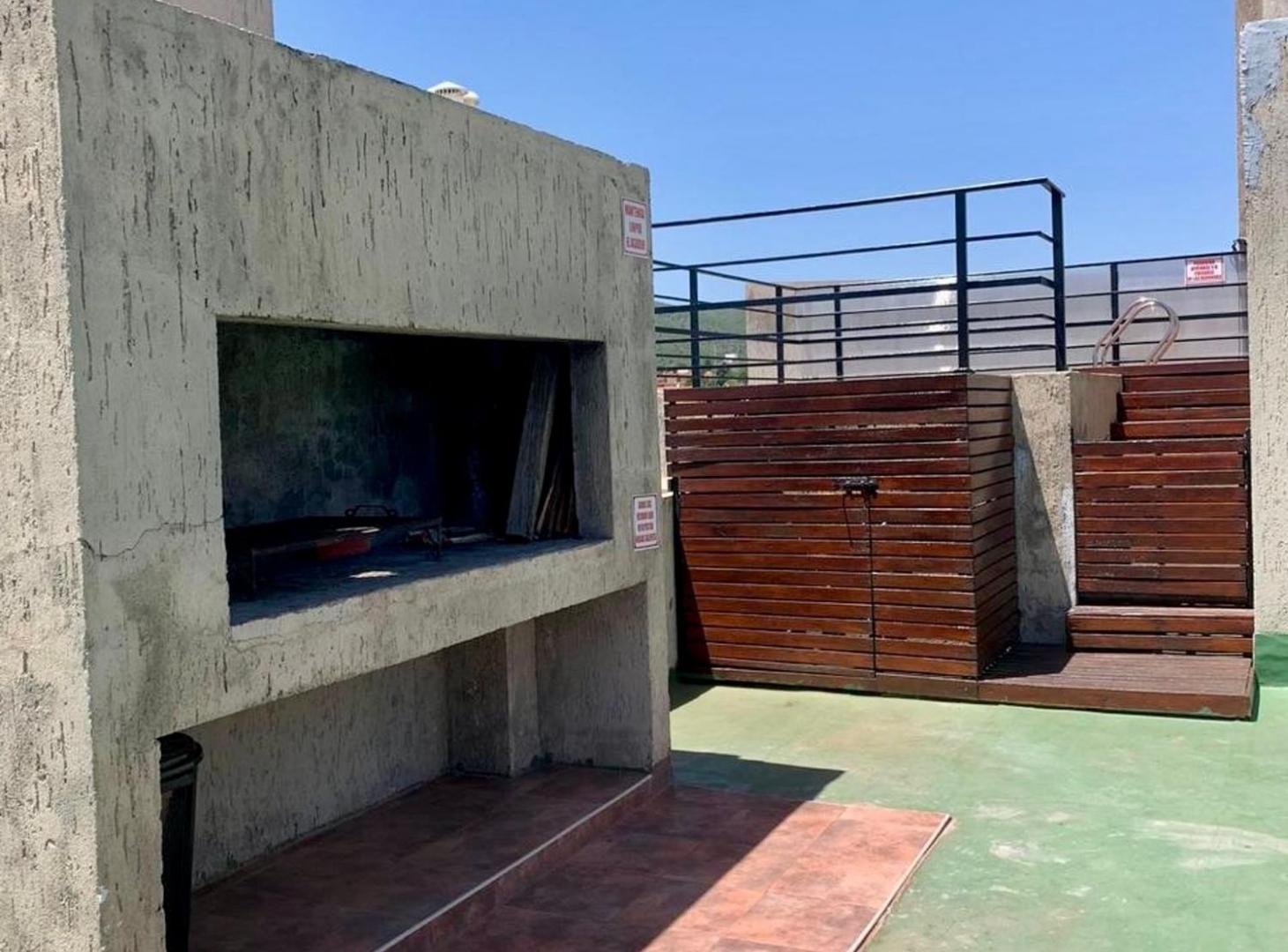 Foto de VENTA DEPTO CENTRO CARLOS PAZ 2 DORM COCHERA, imagen 1