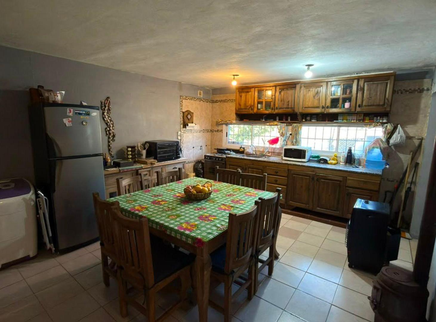 Foto de VENTA CASA 2 DORM CON DEPTO 1 DORM RÍO CEBALLOS, imagen 4