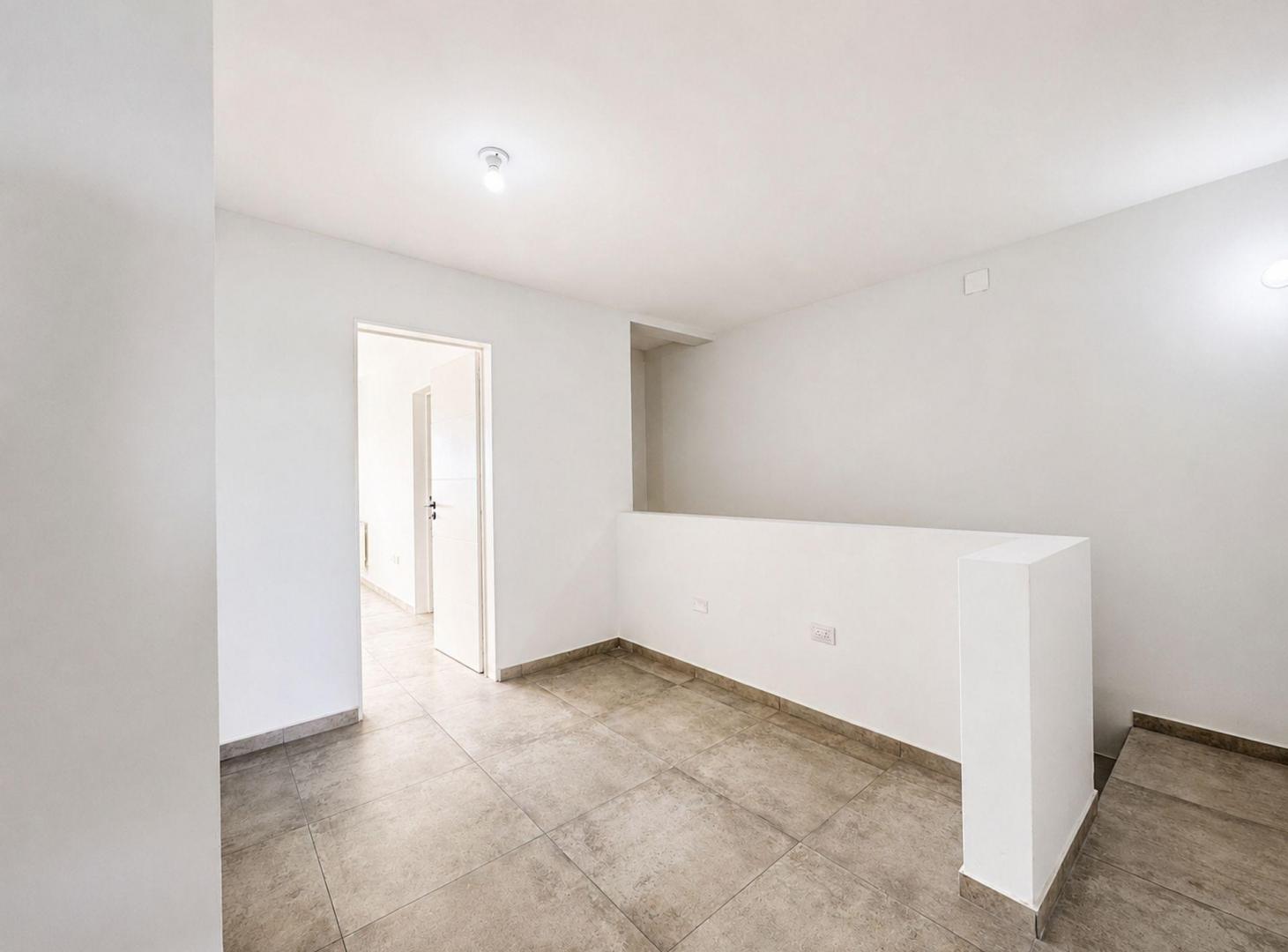 Foto de VENTA COMODO DUPLEX 3 DORM SOLARES DE MANANTIALES, imagen 2