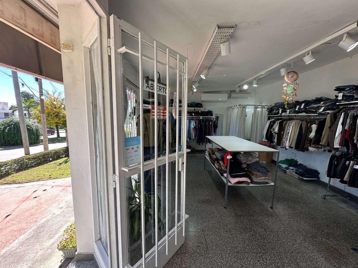 Foto de VENTA LOCAL COMERCIAL Y CASA 2 DORM SOBRE CARCANO, imagen 3