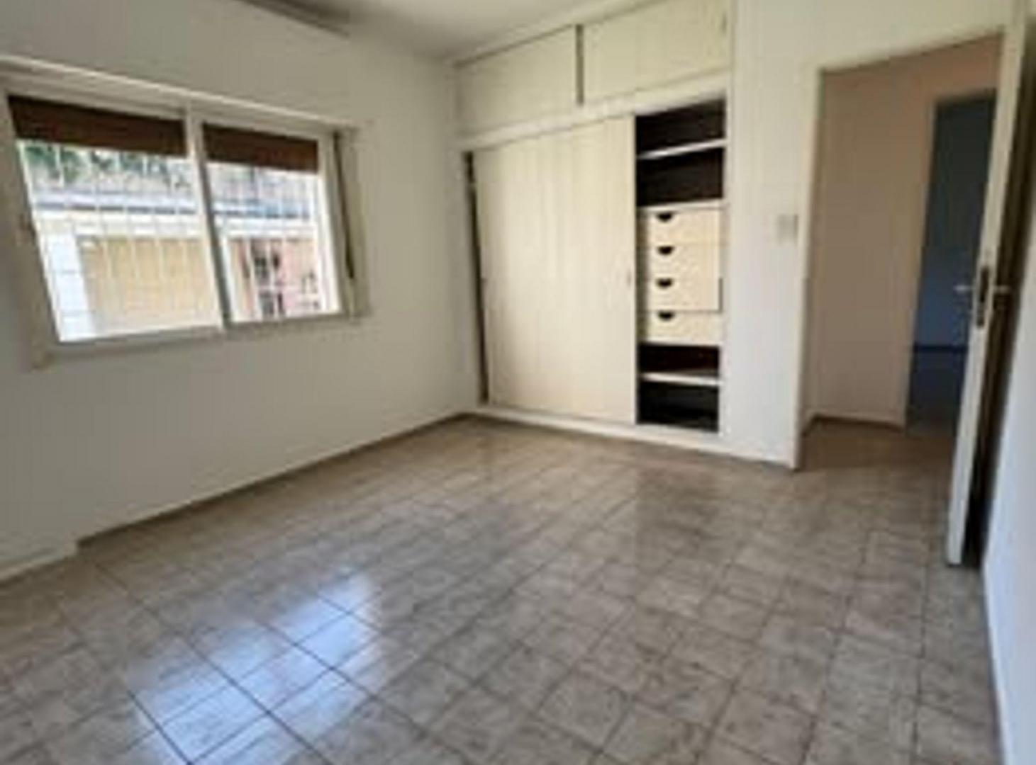Foto de VENTA CASA 2 DORM PATIO COCHERA RES VELEZ SARSFIEL, imagen 2