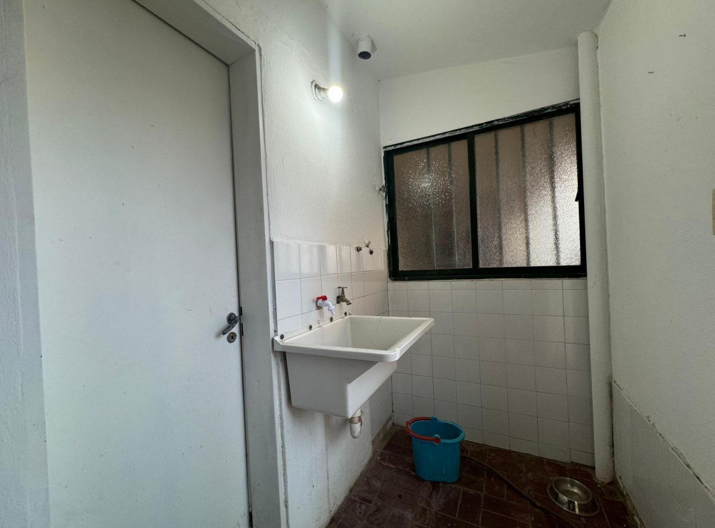 Foto de VENTA CASA 2 DORM PATIO COCHERA RES VELEZ SARSFIEL, imagen 5