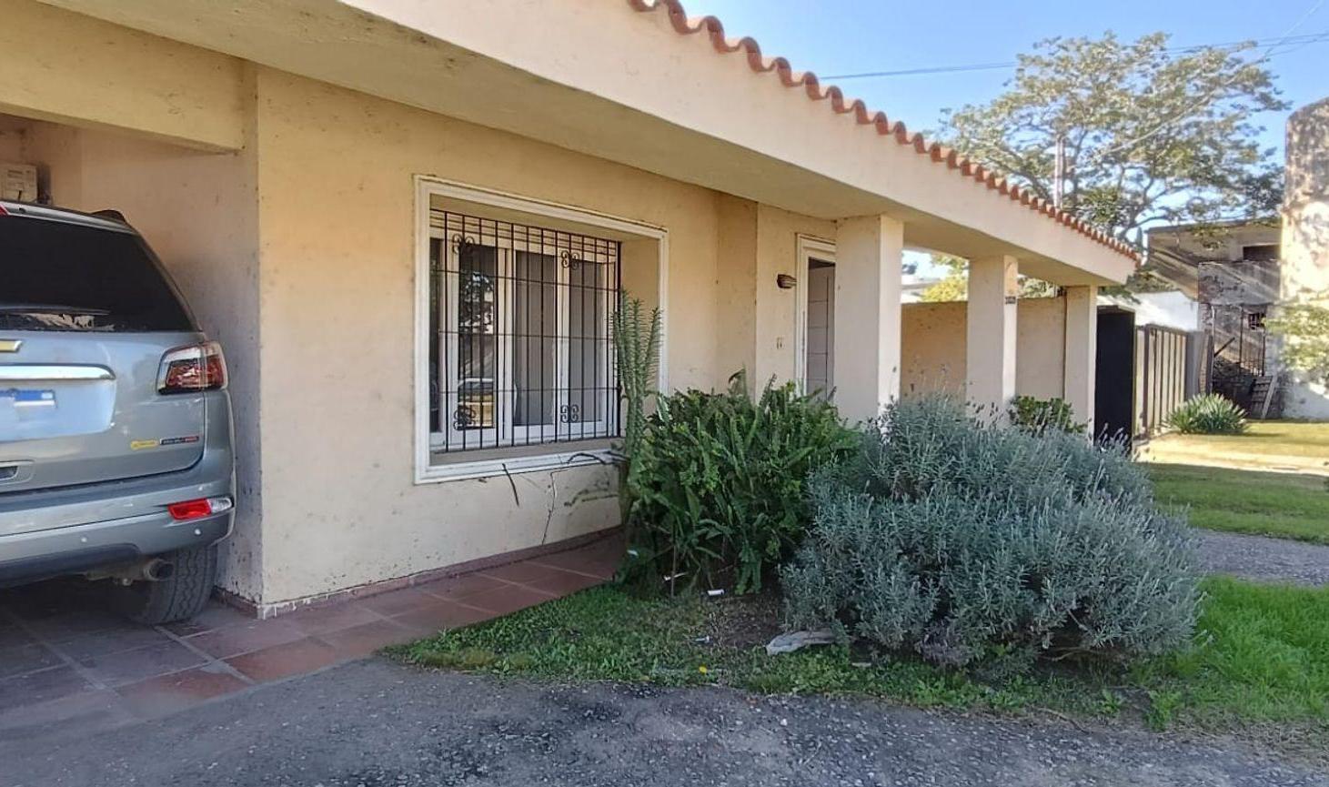 Foto de VENDE CASA 4 DORMITORIOS PILETA CERRO DE LAS ROSAS, imagen 5