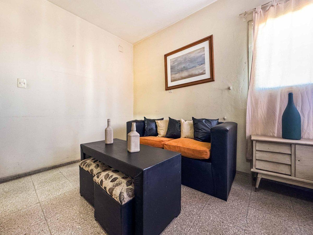 Foto de VENTA AMPLIA CASA 5 DORM + LOCAL B LOS PARAISOS, imagen 1