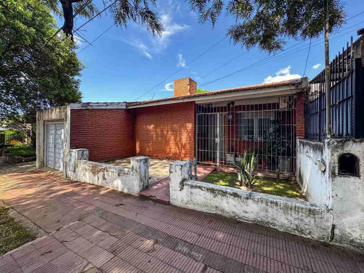 Foto de VENTA CASA 2 DORM A REMODELAR COL DE V SARSFIELD, imagen 2