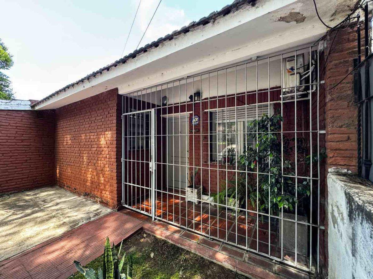 Foto de VENTA CASA 2 DORM A REMODELAR COL DE V SARSFIELD, imagen 3
