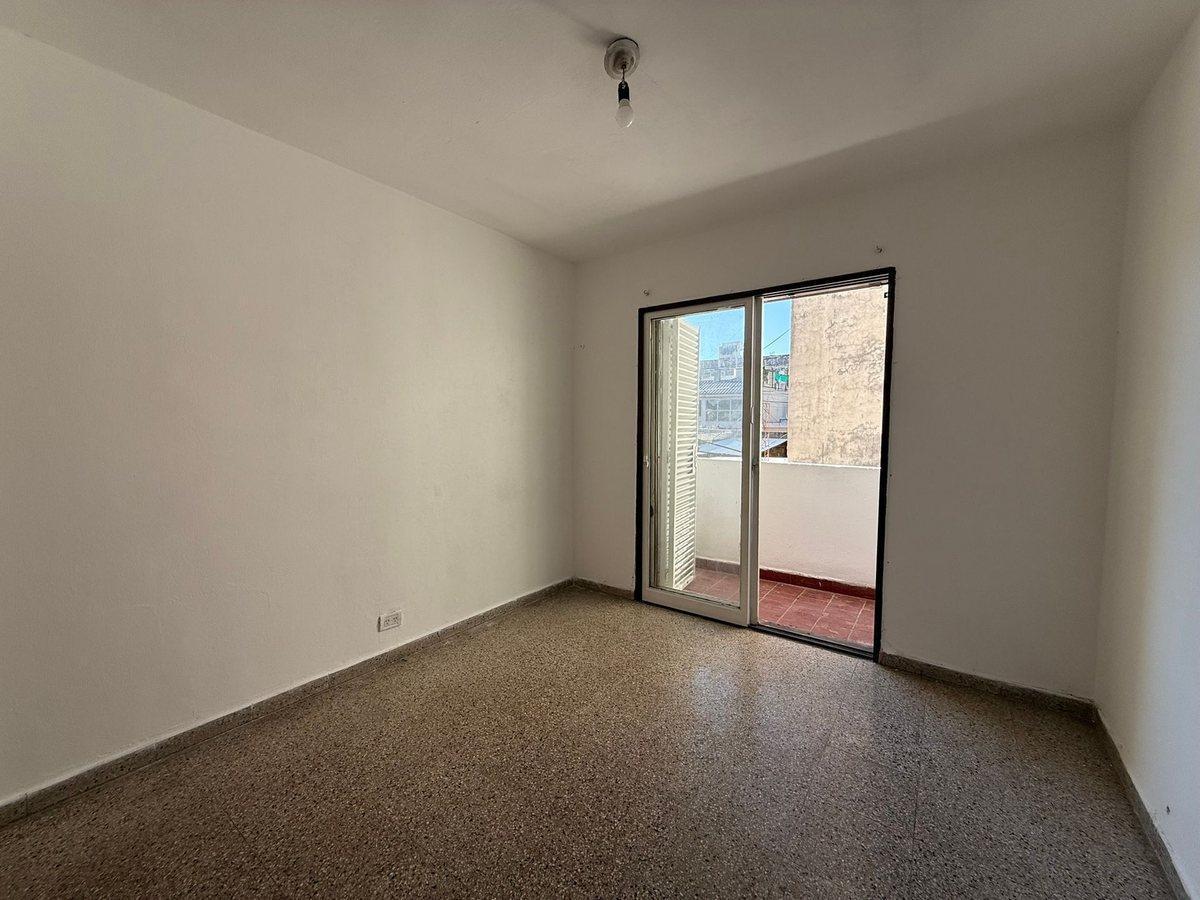 Foto de VENTA EDIFICIO 6 DEPARTAMENTOS 2 DORM Bº GRAL PAZ, imagen 3
