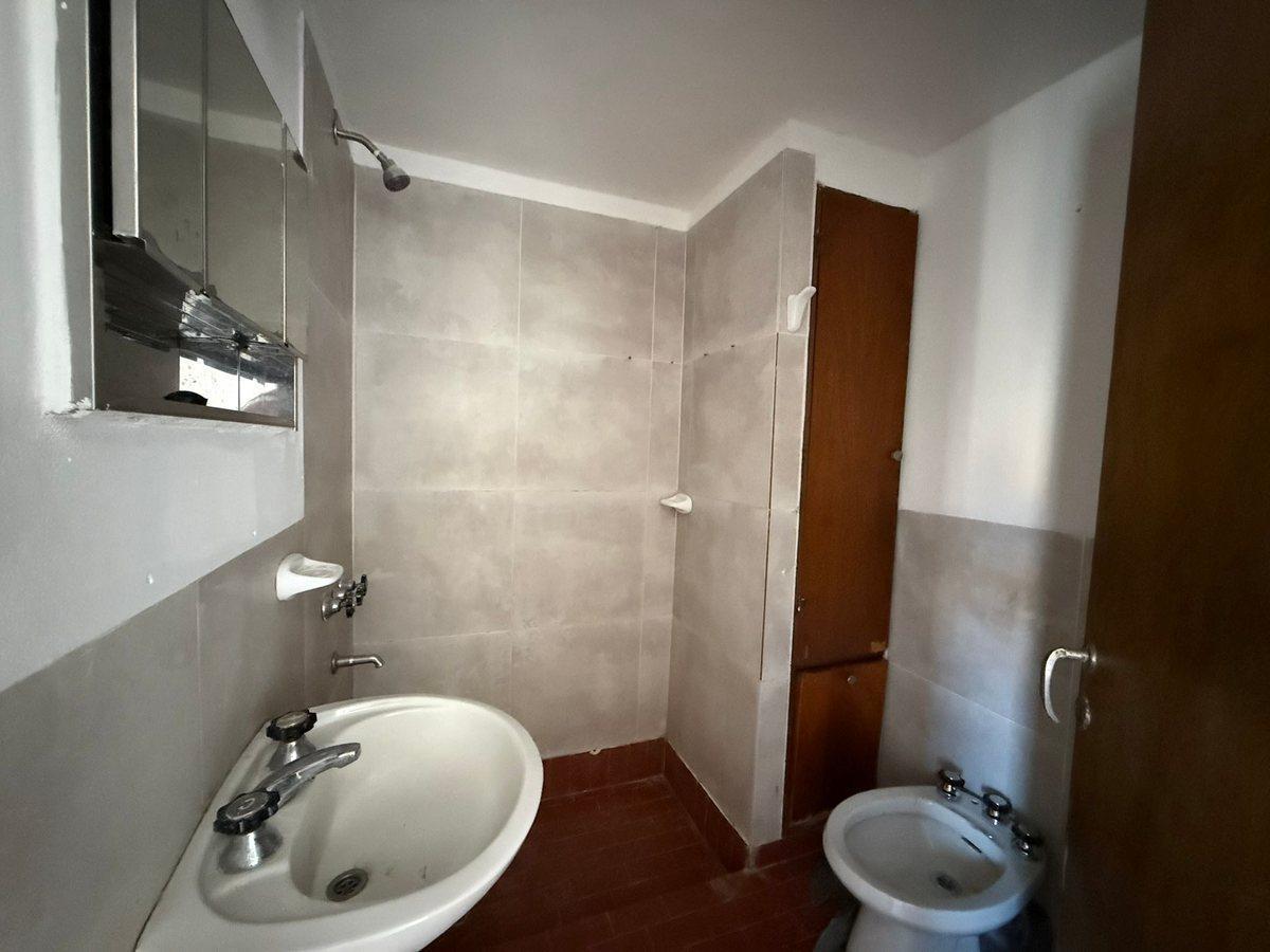 Foto de VENTA EDIFICIO 6 DEPARTAMENTOS 2 DORM Bº GRAL PAZ, imagen 5