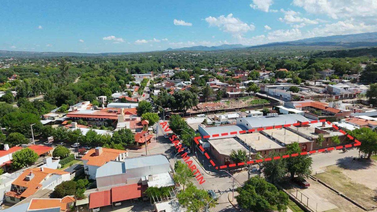 VENTA LOCAL ESQUINA COMERCIAL MINA CLAVERO CENTRO