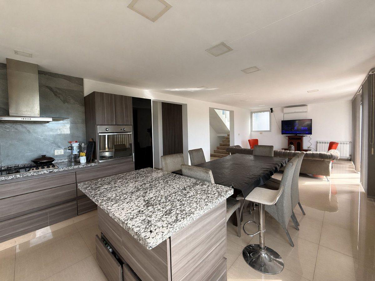 Foto de VENTA CASA 3 DORMITORIOS TERRAZAS DE LA VILLA, imagen 2