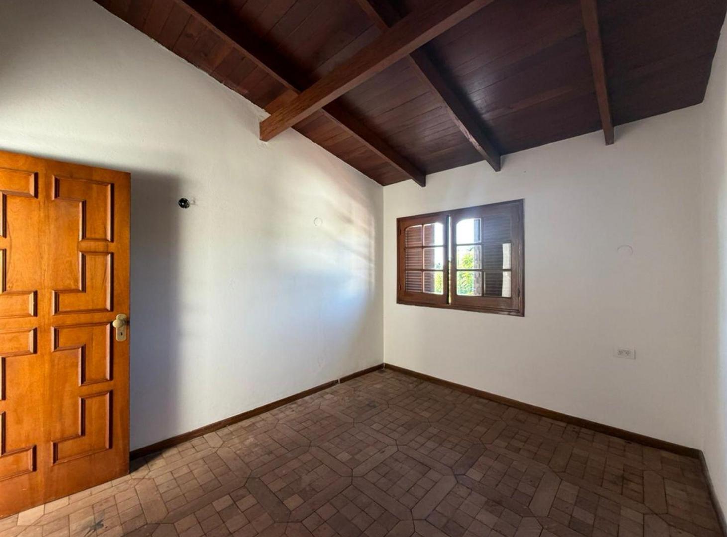 Foto de VENTA CASA 4 DORM BARRIO MAIPU 2A SECCION, imagen 5
