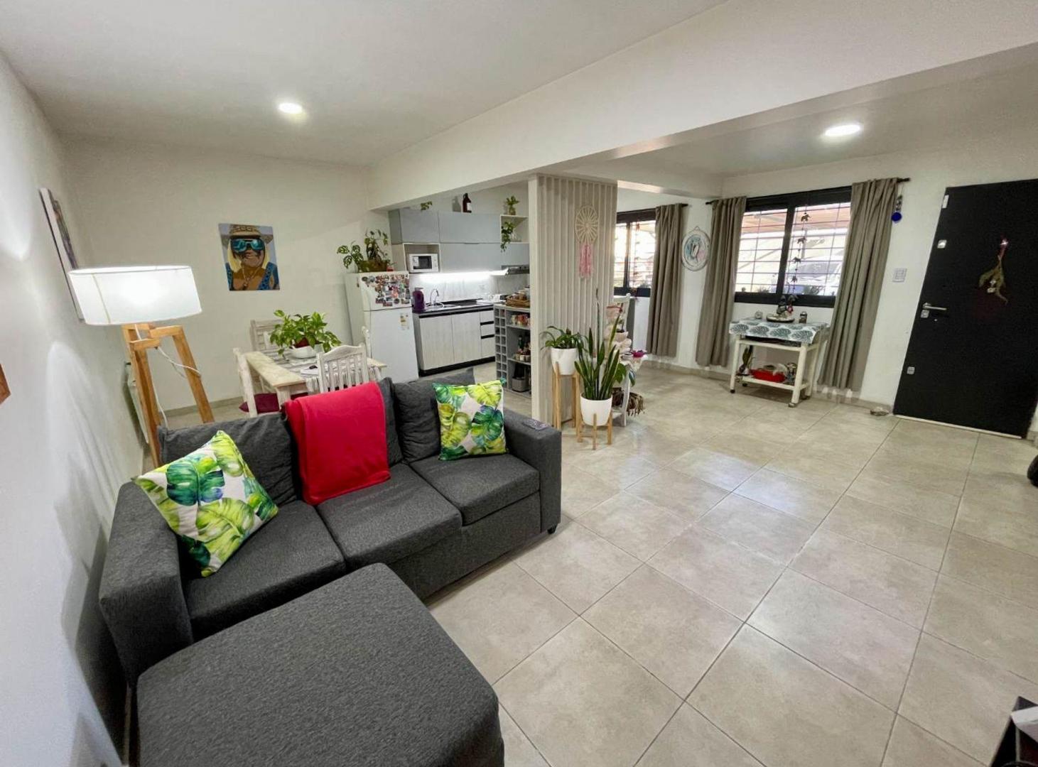 Foto de VENTA DUPLEX VILLA CARLOS PAZ COCHERA AMOBLADO, imagen 2