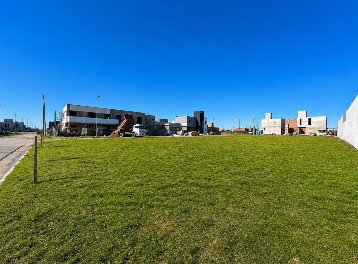 Foto de Venta Brisas de Manantiales Lote 402m2 apto duplex, imagen 4