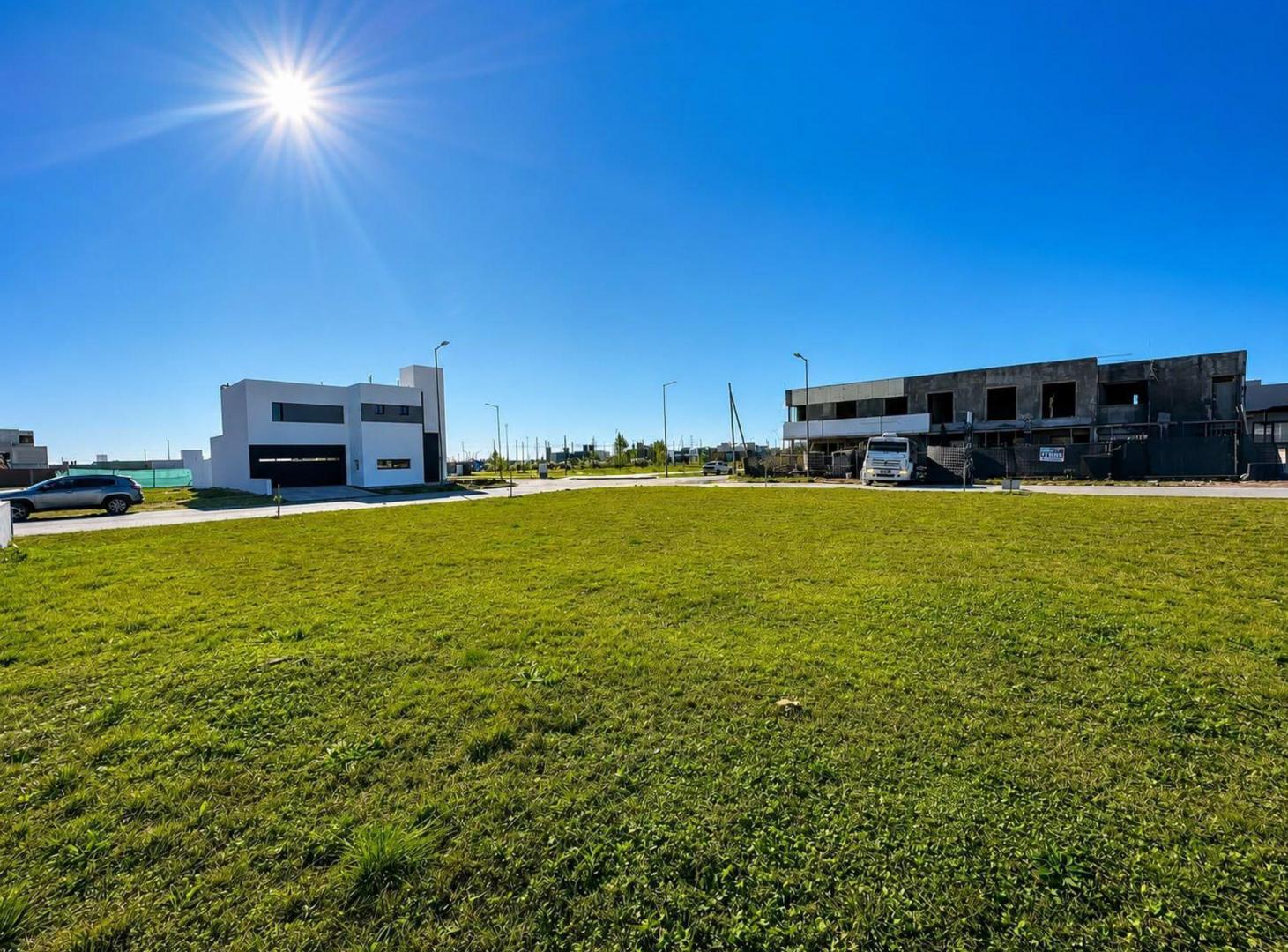 Foto de Venta Brisas de Manantiales Lote 402m2 apto duplex, imagen 2