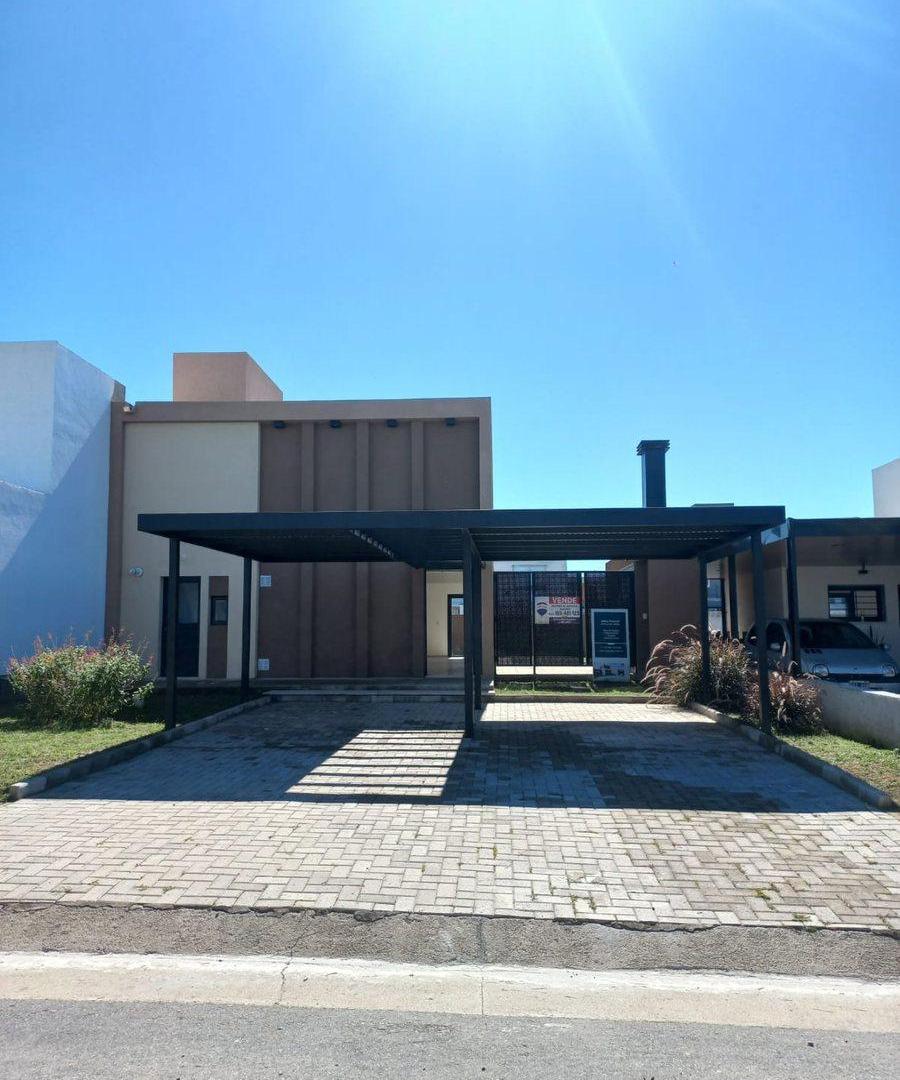 Foto de VENTA CASA A ESTRENAR 2 DOR Y ESC 3 BÑOS DOCTA CBA, imagen 1