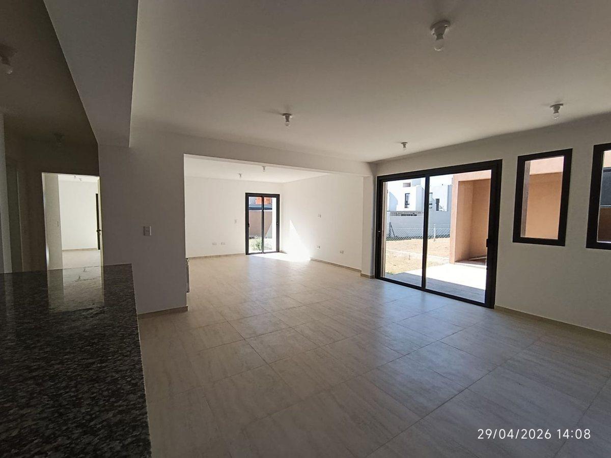 Foto de VENTA CASA A ESTRENAR 2 DOR Y ESC 3 BÑOS DOCTA CBA, imagen 5