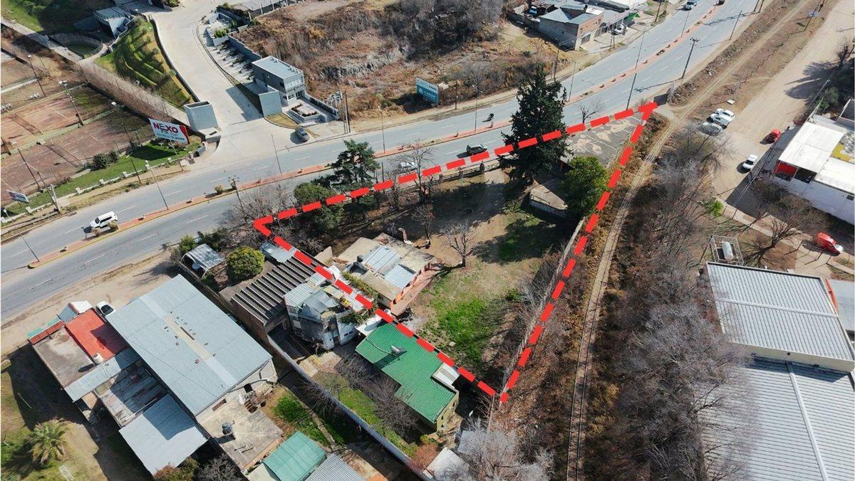 Foto de VENTA CASA Y GRAN LOTE COSQUIN EN AVENIDA C/ LOCAL, imagen 3
