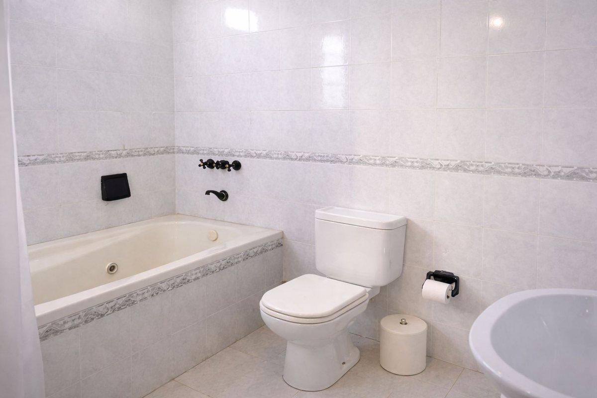 Foto de VENTA CASA 5 DORMITORIOS BARRIO JUNIORS- CORDOBA, imagen 2