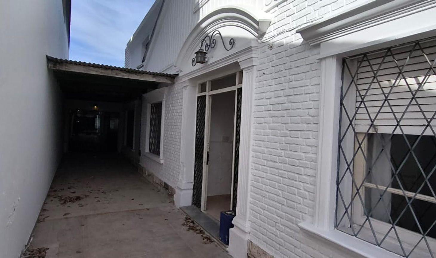 Foto de VENTA CASA 5 DORMITORIOS BARRIO JUNIORS- CORDOBA, imagen 1