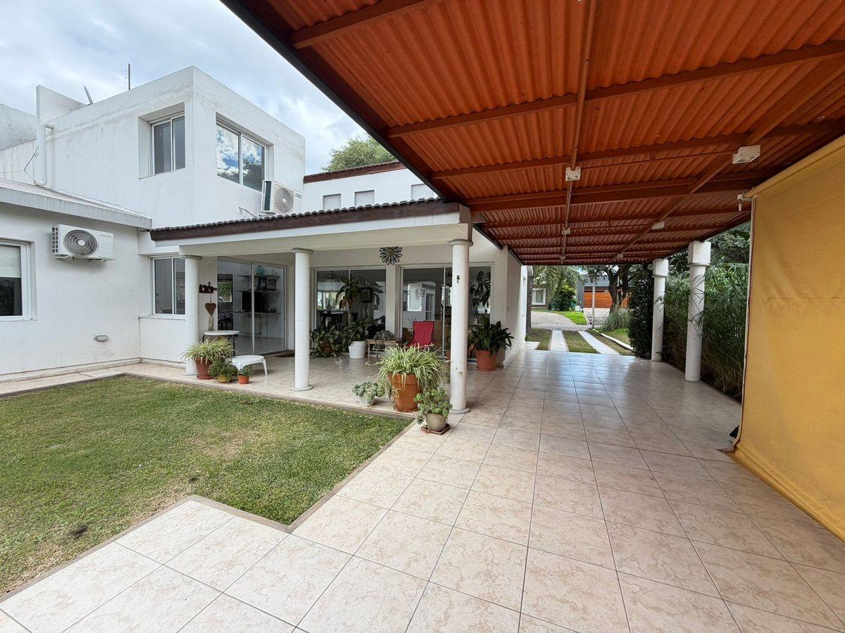 Foto de VENTA CASA 4 DORMITORIOS SAN ISIDRO VILLA ALLENDE, imagen 4