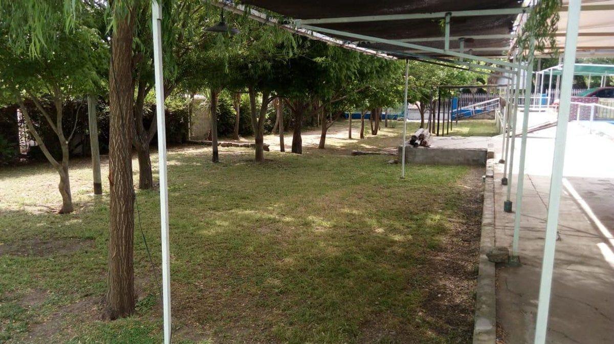 Foto de VENTA PROPIEDAD SALON PILETA QUINCHO BAÑOS COCINAS, imagen 2