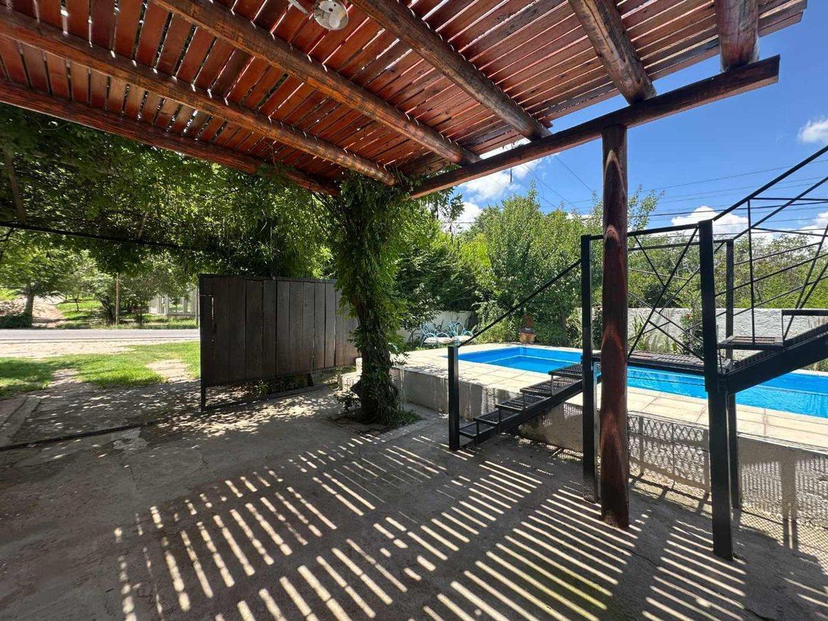 Foto de VENTA LOCAL CASA Y DPTOS EN RUTA 14 MINA CLAVERO, imagen 5