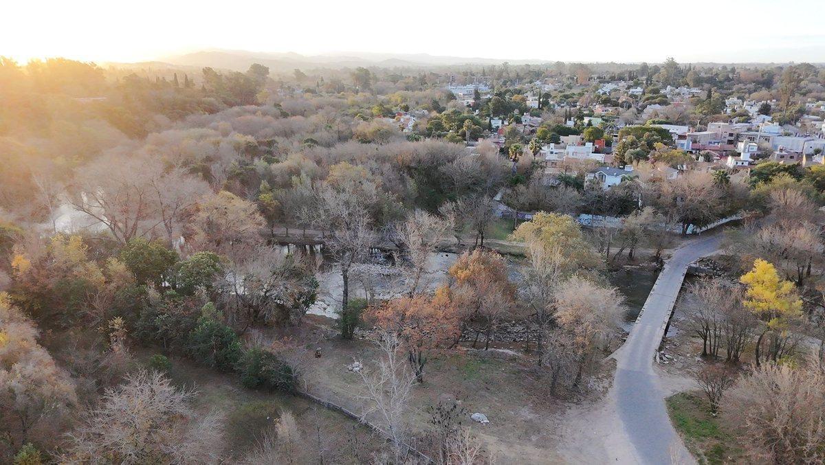 Foto de VENTA LOTE ESQUINA LOS CAROLINO APTO DUPLEX PLANO, imagen 5