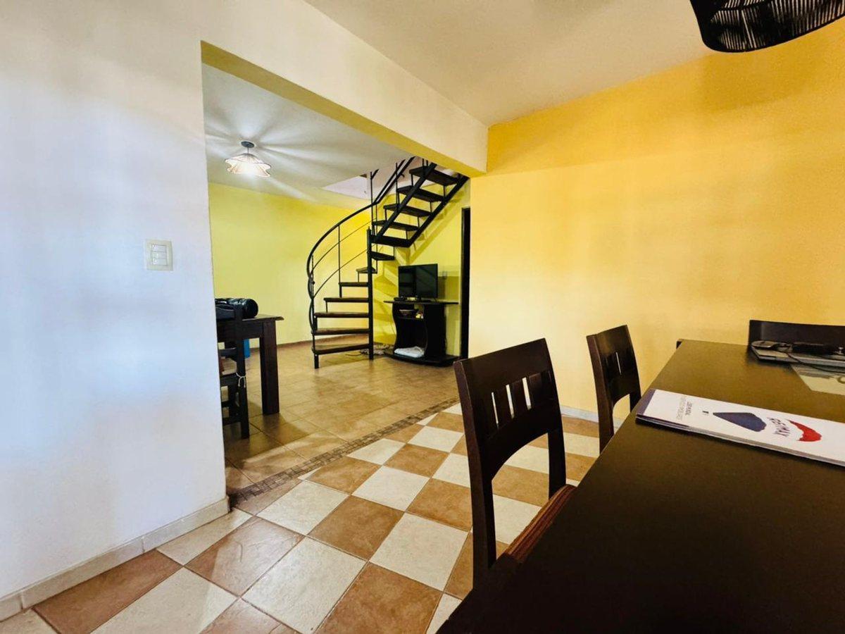 Foto de VENTA CASA 4 DORMITORIOS TALAR DE MENDIOLAZA, imagen 4
