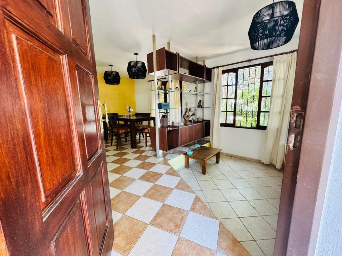 Foto de VENTA CASA 4 DORMITORIOS TALAR DE MENDIOLAZA, imagen 2