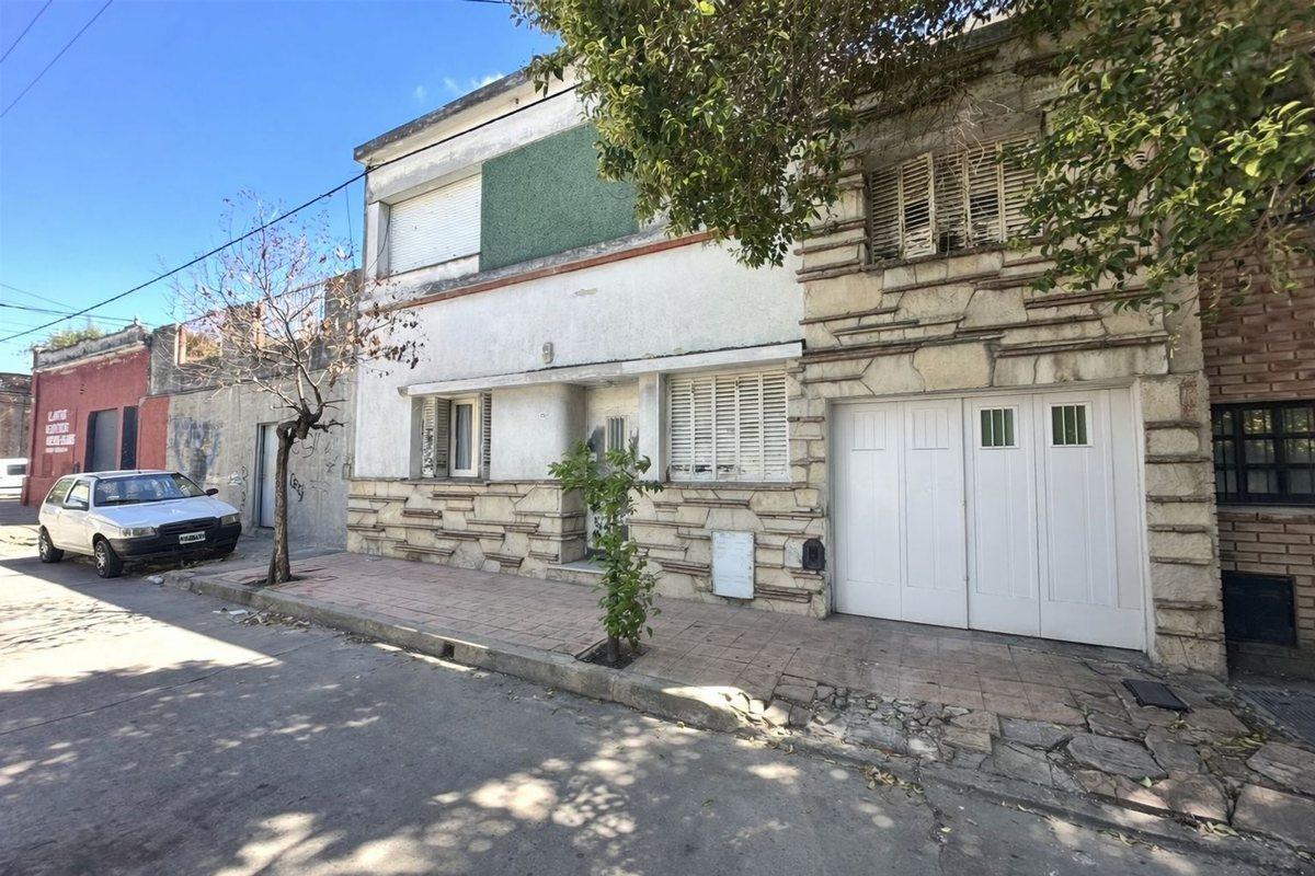 Foto de Venta San martin casa a remodelar bv las heras, imagen 3
