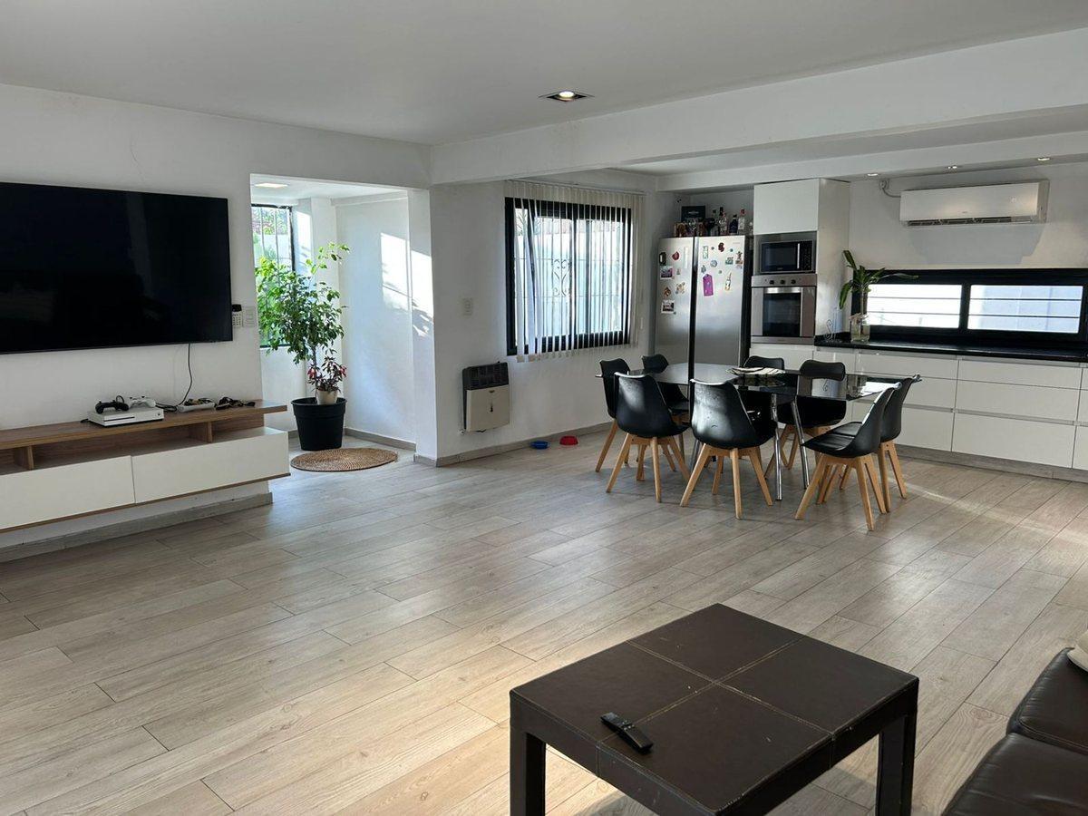 Foto de Venta Casa 4 Dorm B° El Refugio Recta Martinolli, imagen 2