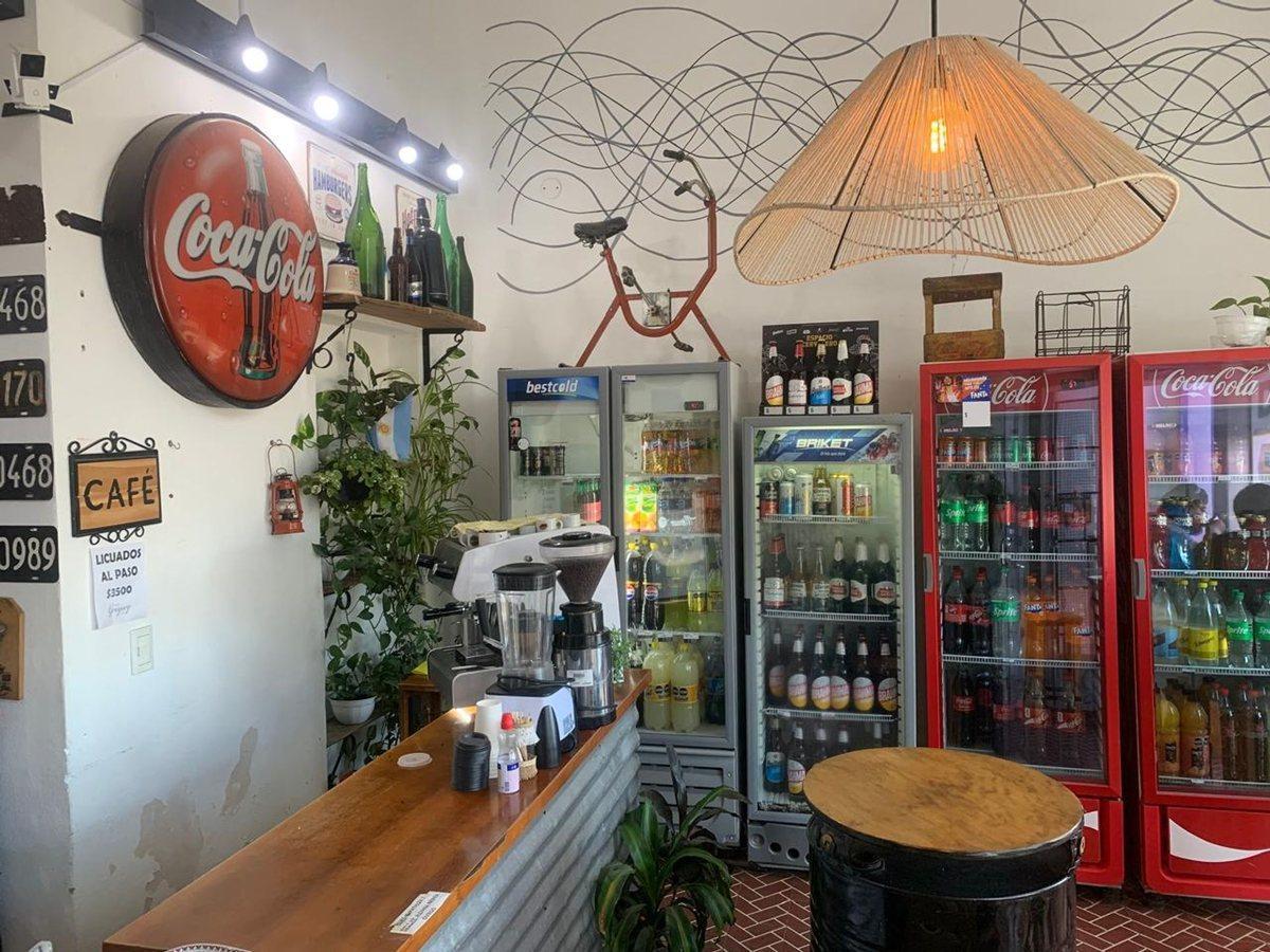 Foto de VENTA LOCAL COMERCIAL Y DEPTO CENTRICO COSQUIN, imagen 2