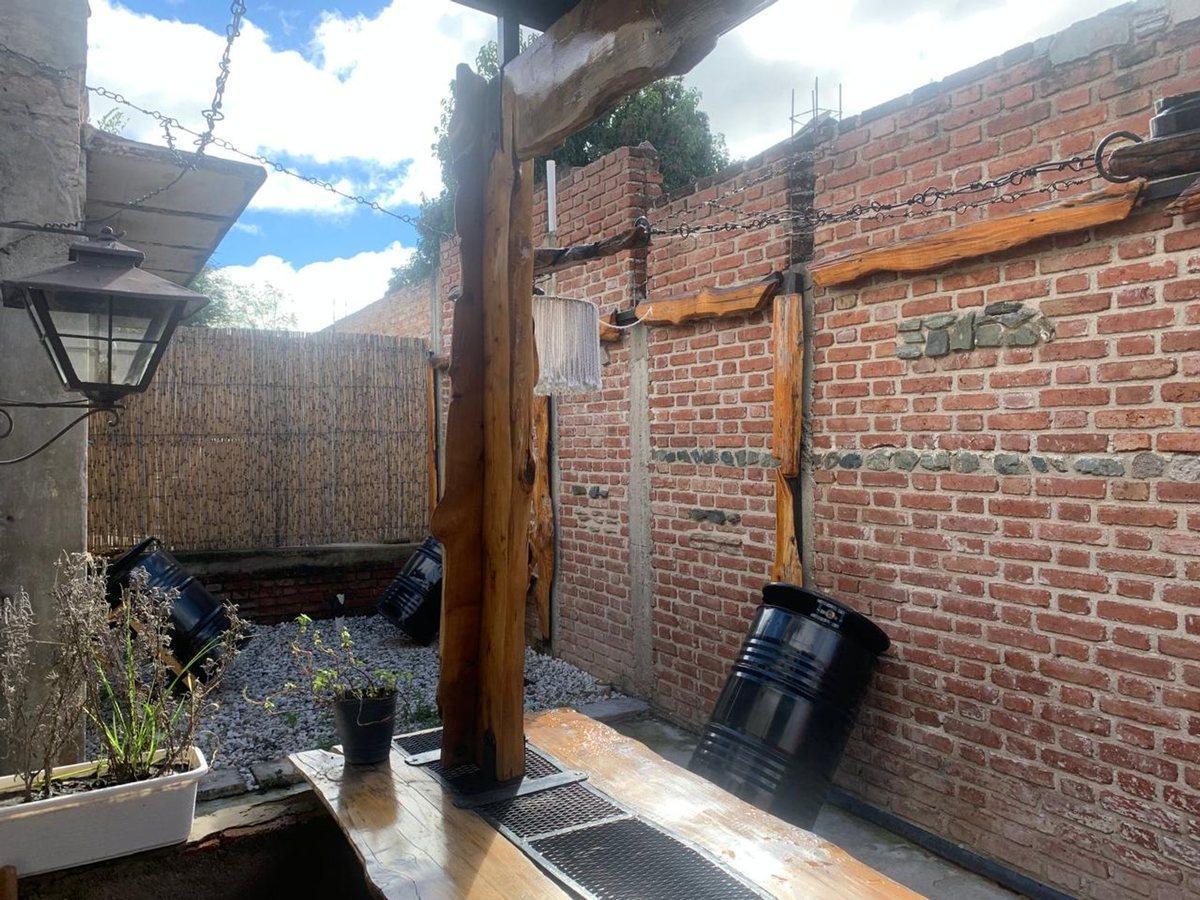 Foto de VENTA LOCAL COMERCIAL Y DEPTO CENTRICO COSQUIN, imagen 4