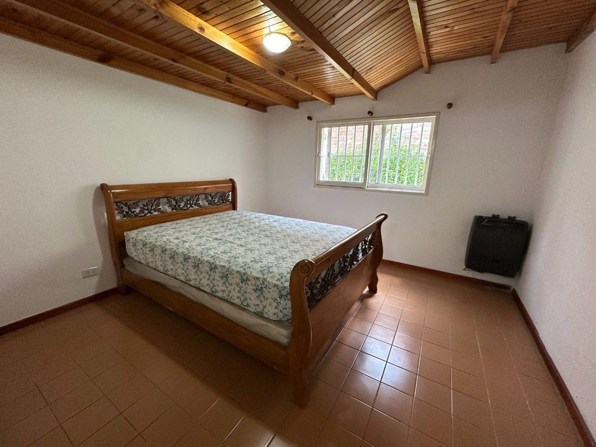 Foto de VENTA CASA MINA CLAVERO 2 DORM CON DPTO, imagen 2