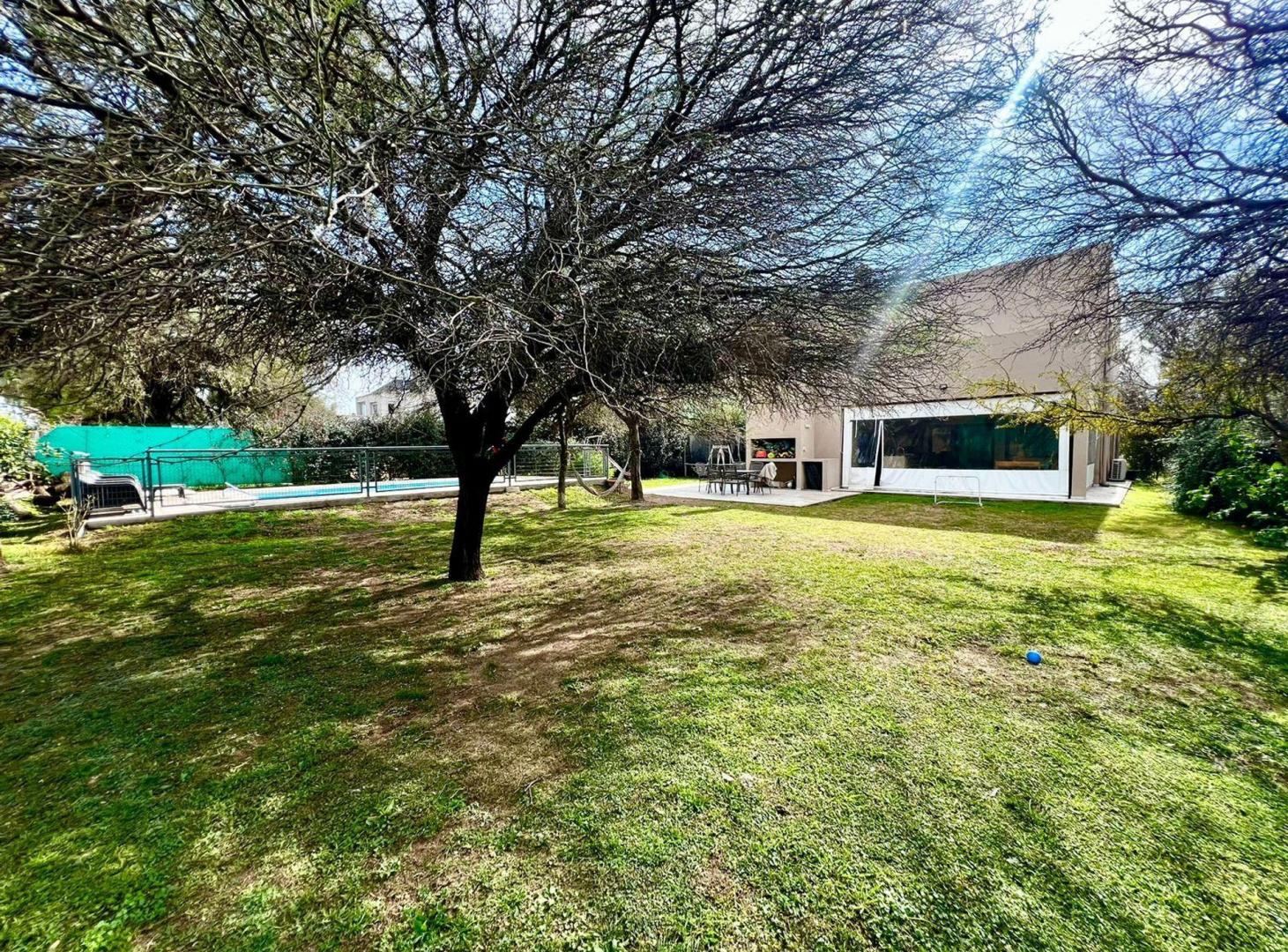 Foto de Venta Valle del golf casa 4 dormitorios con pileta, imagen 4