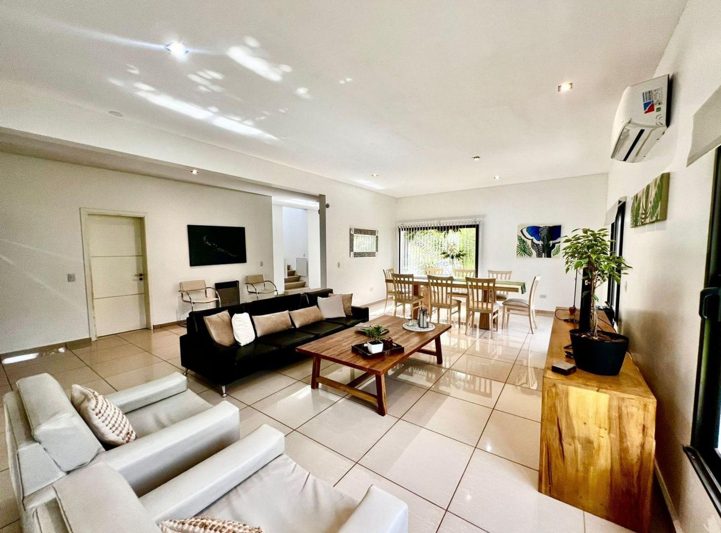 Foto de Venta Valle del golf casa 4 dormitorios con pileta, imagen 2