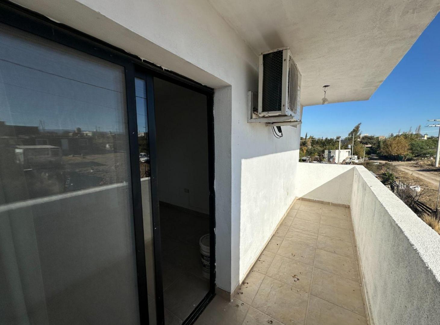 Foto de VENTA CASA ESTANCIA VIEJA 3 DORM 2 BAÑOS TERRAZA, imagen 2