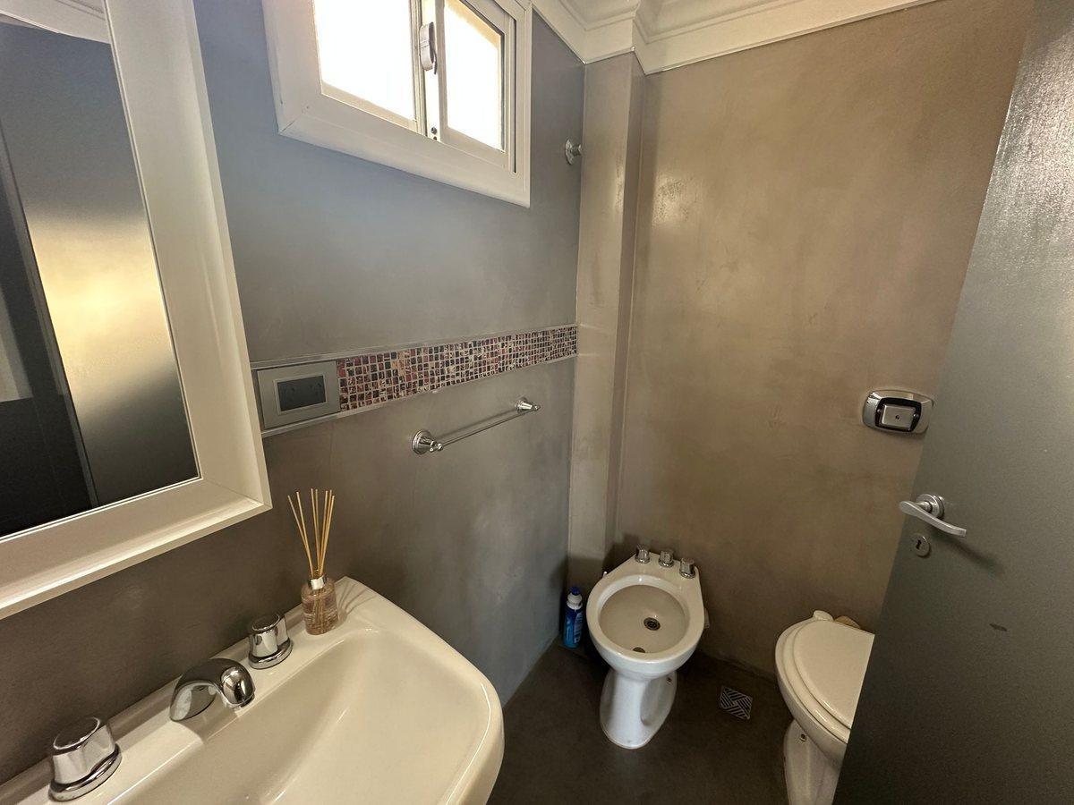 Foto de VENTA CASA VILLA DEL LAGO 3 DORM PILETA VISTA LAGO, imagen 5