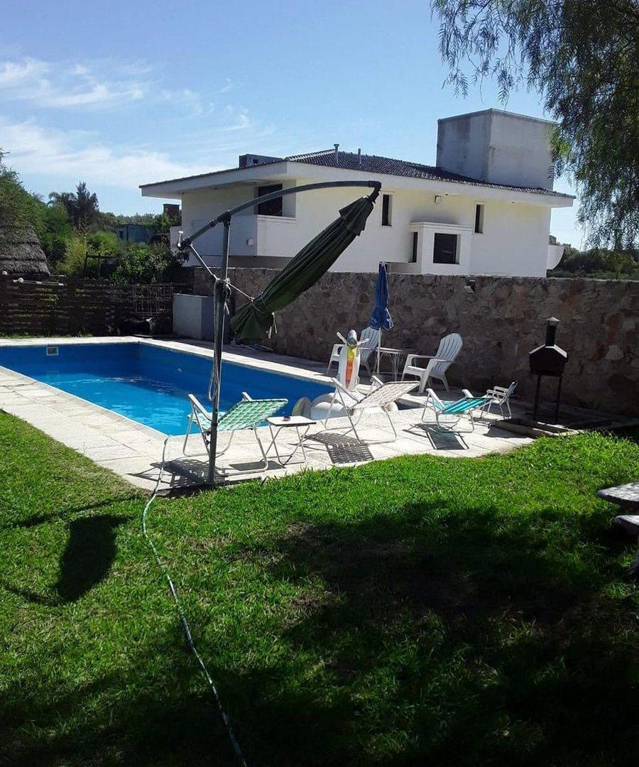 Foto de VENTA DE DOS CASAS CON PILETA VILLA DEL LAGO, imagen 1