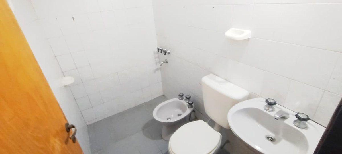 Foto de VENTA 2 DEPARTAMENTOS 2 DORMITORIOS ALTO ALBERDI, imagen 4