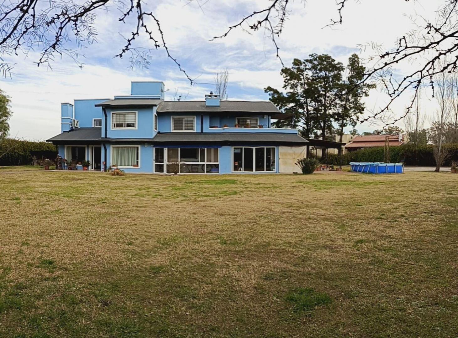 VENTA CASA 4 DORM PQE AMPLIO