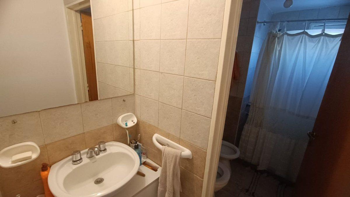 Foto de VENTA DPTO. 2 DORM MAS ESCRITORIO B° GUEMES CBA, imagen 4