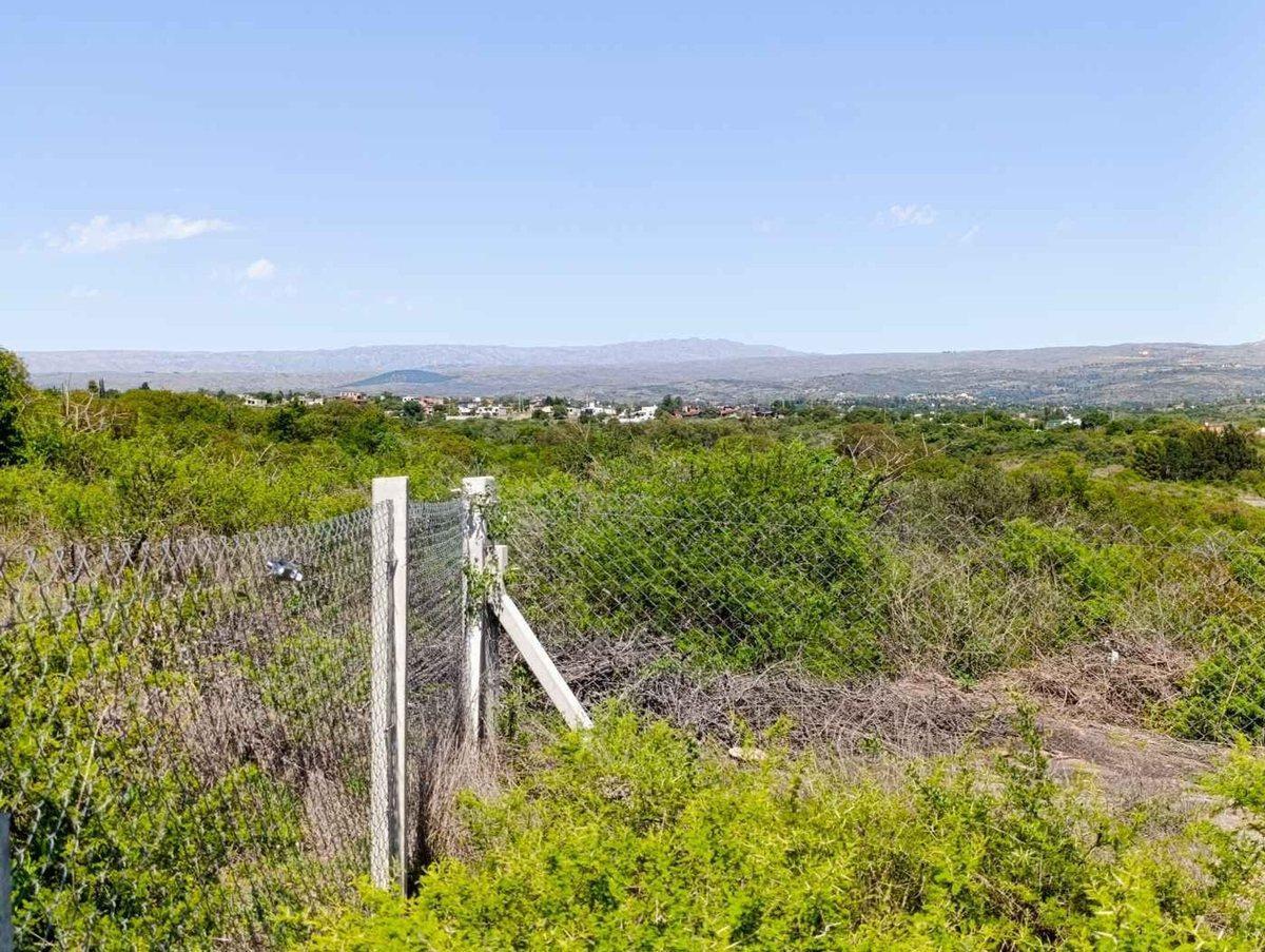Foto de VENTA LOTE TANTI 1178 M2 ALAMBRADO VISTA PANORAM., imagen 3