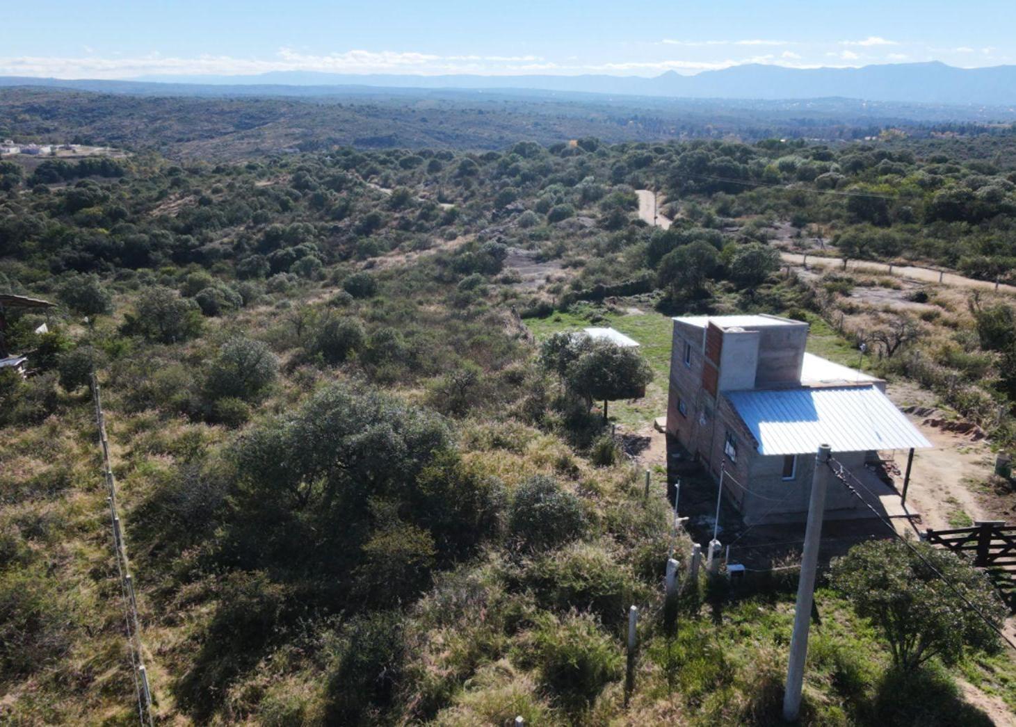 Foto de VENTA LOTE TANTI 1178 M2 ALAMBRADO VISTA PANORAM., imagen 2