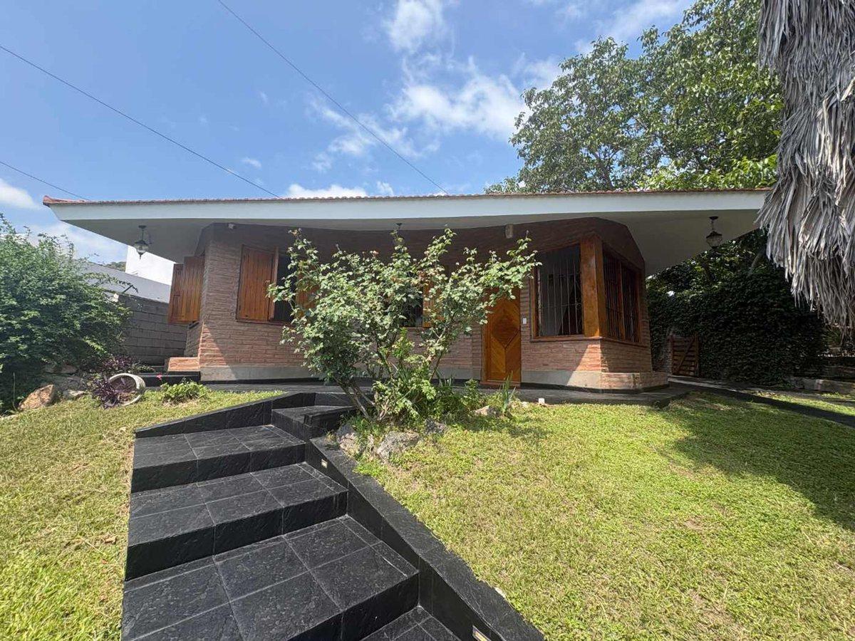 Foto de CASA 3 DORM CON PILETA C/GAS VILLA CARLOS PAZ, imagen 1